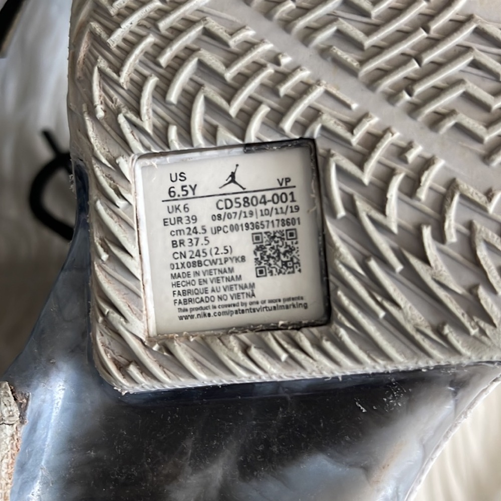 Jordan Kids Why Not Zero.3 Black/White/Gold Sneakers Size 6.5Y - Picture 10 of 12